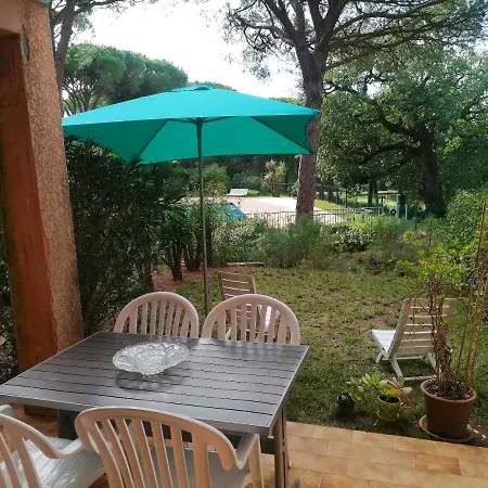 Studio Avec Piscine Partagee Et Jardin Amenage A Raphael A 5 Km De La Plage Apartamento *