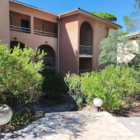 Studio Avec Piscine Partagee Et Jardin Amenage A Raphael A 5 Km De La Plage Apartment *