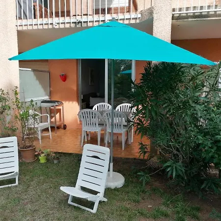 Studio Avec Piscine Partagee Et Jardin Amenage A Raphael A 5 Km De La Plage Apartment